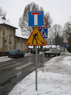 Budowa kanalizacji, zamknięte ulice - zdjęcie w treści