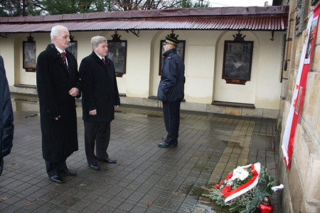 Śladami miejsc pamięci o poległych czyli jak Krosno uczciło Narodowe Święto Niepodległości - zdjęcie w treści  nr 7