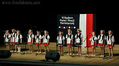 VI MIĘDZYSZKOLNY KONKURS PIEŚNI I POEZJI PATRIOTYCZNEJ - zdjęcie w treści nr 3