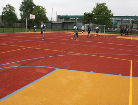 2004944669.jpg