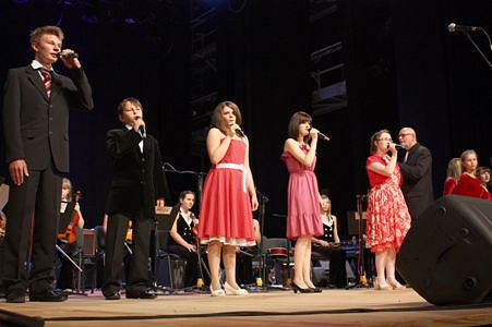 PRO MUSICA GRAND STANDARD ORCHESTRA na  GALICJA BLUES FESTIVAL - zdjęcie w treści  nr 1