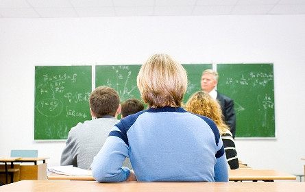 Pieniądze na podręczniki i dodatkowe zajęcia - zdjęcie w treści 