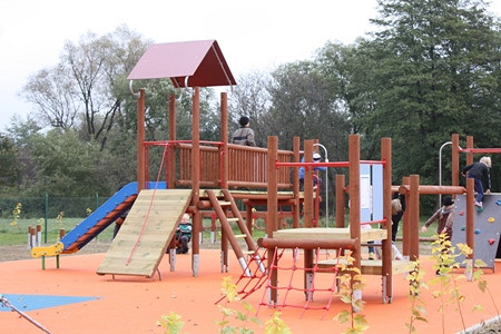 Nowoczesne place zabaw przy krośnieńskich podstawówkach - zdjęcie w treści nr 5