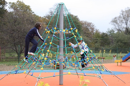 Nowoczesne place zabaw przy krośnieńskich podstawówkach - zdjęcie w treści nr 7