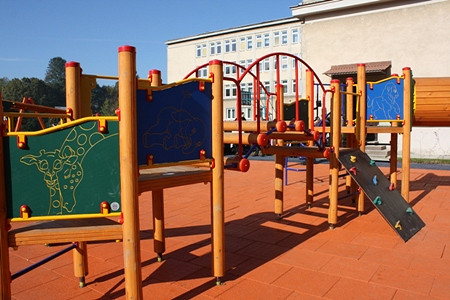 Nowoczesne place zabaw przy krośnieńskich podstawówkach - zdjęcie w treści nr 4