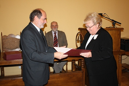 Rada i Prezydent z zaświadczeniami - zdjęcie w treści  nr 4