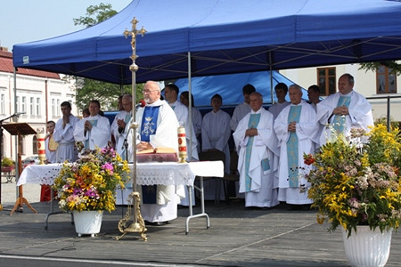 Zobacz jak Krosno uczciło święto narodowe 15 sierpnia - zdjęcie w treści 