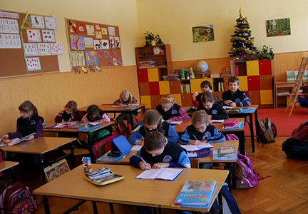 Krośnieńskie sześciolatki uczą i bawią się w szkole - zdjęcie w treści  nr 3