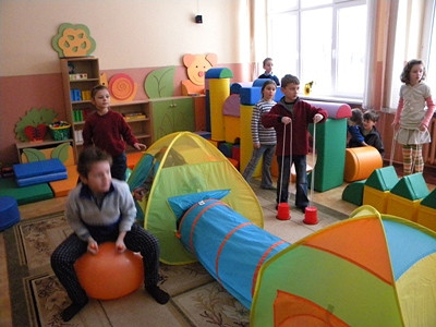 Krośnieńskie sześciolatki uczą i bawią się w szkole - zdjęcie w treści  nr 4