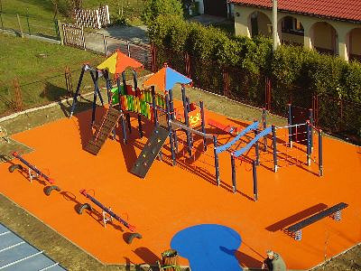 Szkolny plac zabaw - zdjęcie w treści  nr 1
