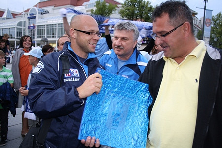 MARZENIA SIĘ SPEŁNIAJĄ BENIAMINEK KROSNO NAJLEPSZYM POLSKIM ZESPOŁEM TURNIEJU EURONADZIEJE 2011 - zdjęcie w treści  nr 4