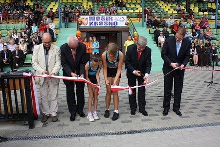 Bursaki - nowoczesny kompleks sportowy otwarty! - zdjęcie w treści 