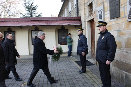 Śladami miejsc pamięci o poległych czyli jak Krosno uczciło Narodowe Święto Niepodległości - zdjęcie w treści  nr 7