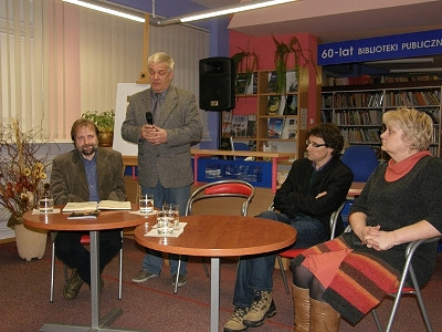 „Sztuka Podkarpacia” - prezentacja albumu w Krośnieńskiej Bibliotece - zdjęcie w treści  nr 1