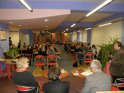 „Sztuka Podkarpacia” - prezentacja albumu w Krośnieńskiej Bibliotece - zdjęcie w treści  nr 2