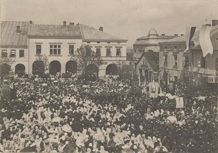   Urok dawnego miasta. Krosno na starej fotografii i pocztówce  - zdjęcie w treści 