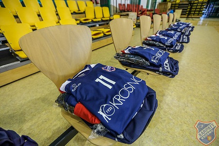 Nowe stroje dla młodzików od KHS Krosno SA - zdjęcie w treści  nr 2