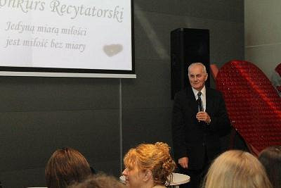 Jedyną miarą miłości jest miłość bez miary - V edycja Walentynkowego Konkursu Recytatorskiego - zdjęcie w treści 