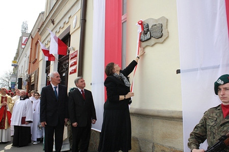 W trzecią rocznicę katastrofy smoleńskiej - zdjęcie w treści  nr 1