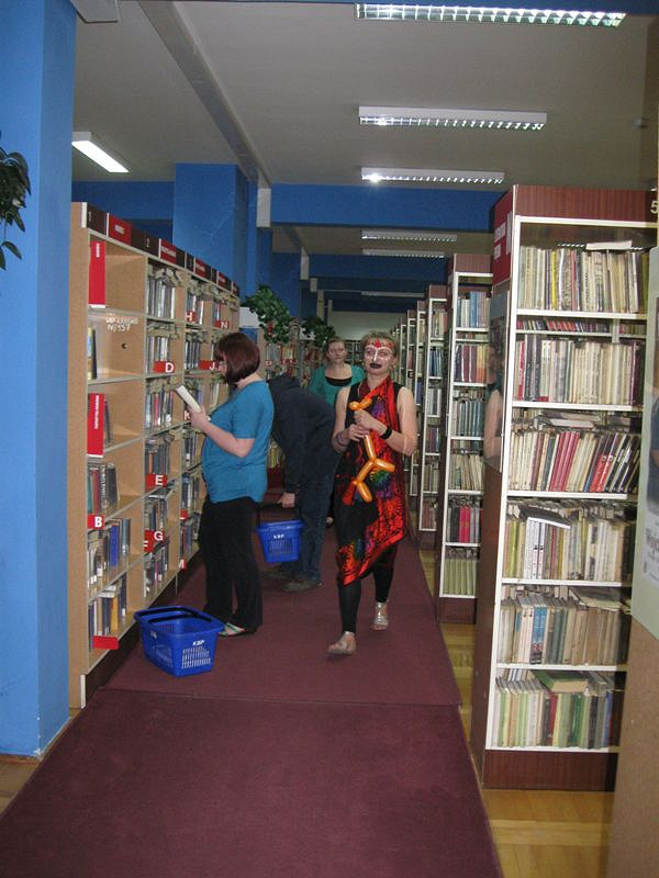 „Biblioteka przestrzenią dla kreatywnych”  - Tydzień Bibliotek w Krośnieńskiej Bibliotece Publicznej - zdjęcie w treści  nr 2