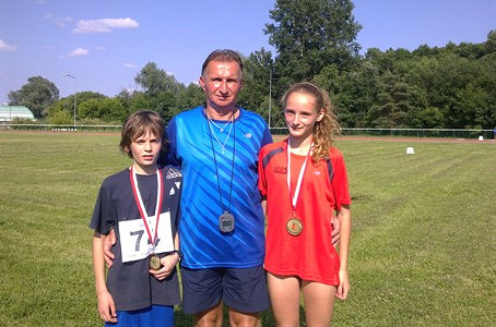 Biegacze znów wrócili z medalami - zdjęcie w treści 
