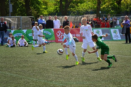 Z PODWÓRKA NA STADION O PUCHAR TYMBARKU 2014 NIEOFICJALNE MISTRZOSTWA POLSKI U-10 - zdjęcie w treści  nr 2
