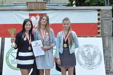 DZIEWCZYNY Z „BUDOWLANKI” ZNÓW NAJLEPSZE W FINALE CENTRALNYM ZAWODÓWSPRAWNI JAK ŻOŁNIERZE - zdjęcie w treści 