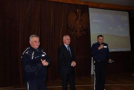 „Bezpieczeństwo w szkole a zagrożenia w środowisku lokalnym” - zdjęcie w treści 