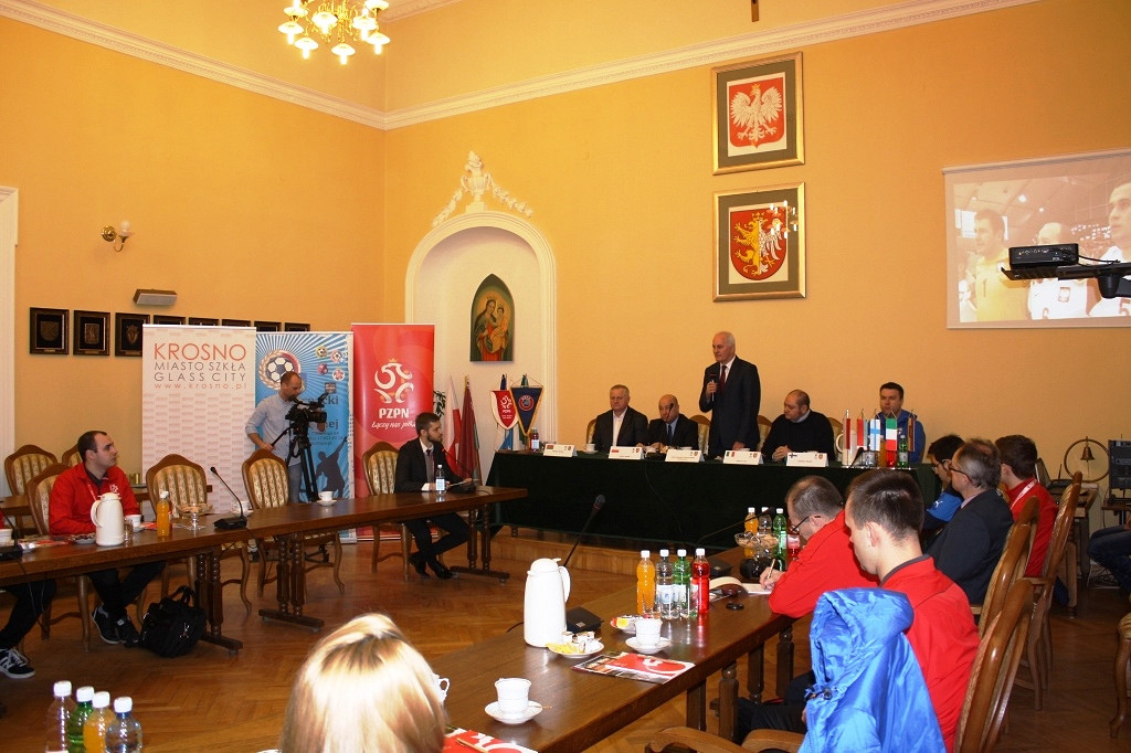 Turniej eliminacyjny do Mistrzostw Europy w halowej piłce nożnej. Dziś (18.03) rozpoczynają się rozgrywki - zdjęcie w treści nr 1