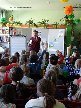 Wpisy i wrysy Pawła Wakuły spotkanie autorskie w KBP - zdjęcie w treści nr 1