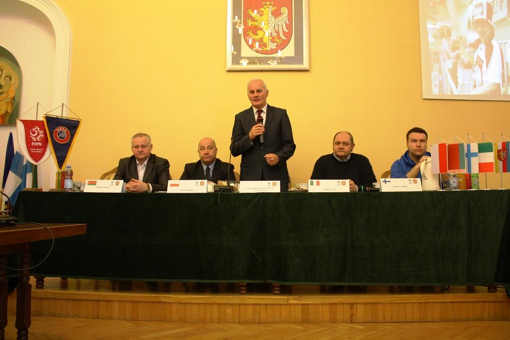Turniej eliminacyjny do Mistrzostw Europy w halowej piłce nożnej. Dziś (18.03) rozpoczynają się rozgrywki - zdjęcie w treści