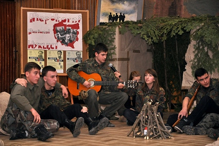 Krośnieńska „Budowlanka”  w hołdzie  Żołnierzom  Wyklętym! - zdjęcie w treści 