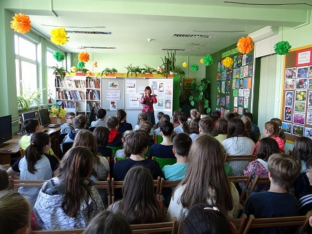 „Żeby pisać o postaci, muszę ją dotknąć…” spotkanie z Anną Czerwińską-Rydel w Krośnieńskiej Bibliotece - zdjęcie w treści
