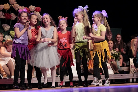 X Powiatowy Festiwal Piosenki Anglojęzycznej dla szkół podstawowych i gimnazjów Let’s sing in English - zdjęcie w treści 