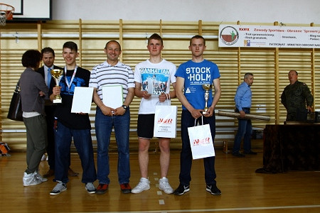 Drużyny „Budowlanki” jak co roku jadą na Mistrzostwa Polski w zawodach  „Sprawni jak Żołnierze” - zdjęcie w treści  nr 1