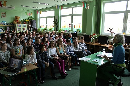 Lubiłam opowiadać świat – spotkanie z Dorotą Suwalską - zdjęcie w treści  nr 2