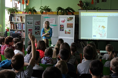 Lubiłam opowiadać świat – spotkanie z Dorotą Suwalską - zdjęcie w treści 