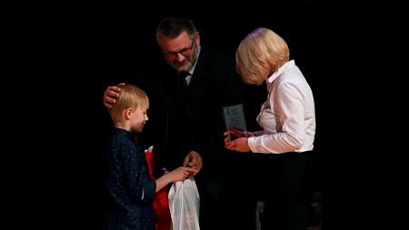 XI Międzynarodowy Festiwal Piosenki Anglojęzycznej dla szkół podstawowych i gimnazjów Let’s sing in English - zdjęcie w treści  nr 1