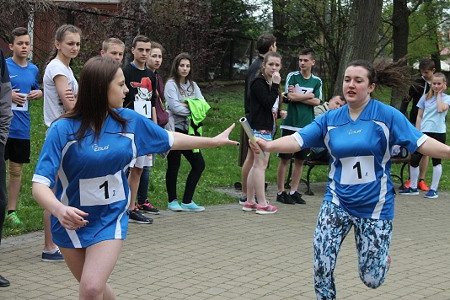 IV Memoriał im Marii Stahl w zawodach sportowo - obronnych dla gimnazjalistów już za nami - zdjęcie w treści  nr 2