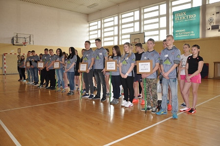 IV Memoriał im Marii Stahl w zawodach sportowo - obronnych dla gimnazjalistów już za nami - zdjęcie w treści 