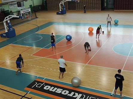 Koszykarze Miasta Szkła Krosno rozpoczęli przygotowania do sezonu ligowego - zdjęcie w treści 