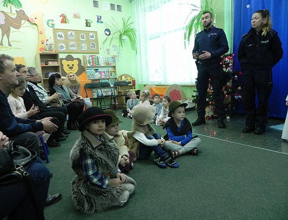 dzieciaczki z dziadkami