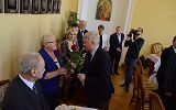 uroczyste wręczenie nagrody nauczycielowi przez Pana Prezydenta  i Przewodniczącego Rady Miasta