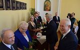 uroczyste wręczenie nagrody nauczycielowi przez Pana Prezydenta  i Przewodniczącego Rady Miasta