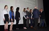 zdjęcie grupowe nagrodzonych stypendystów