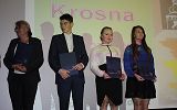 zdjęcie grupowe nagrodzonych stypendystów