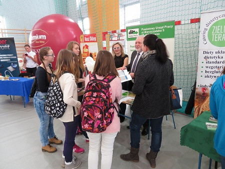 I „EVENT MŁODYCH PRZEDSIĘBIORCÓW”  W ZESPOLE SZKÓŁ PONADGIMNAZJALNYCH NR 2 W KROŚNIE ZA NAMI - zdjęcie w treści  nr 1