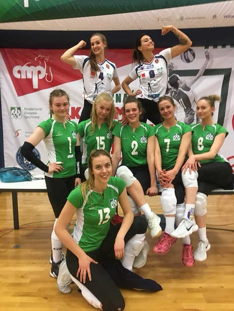 Trzecie miejsce w Akademickich Mistrzostwach Polski wywalczyły siatkarki z PWSZ Krosno - zdjęcie w treści