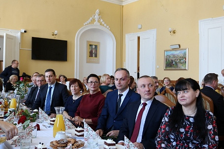 W Dniu Edukacji Narodowej prezydent wręczył nauczycielom nagrody - zdjęcie w treści  nr 1