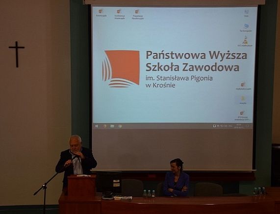 „Kochać, wspierać, wymagać – trudna szkoła wychowania” pod takim hasłem odbyła się konferencja szkoleniowo-naukowa zorganizowana